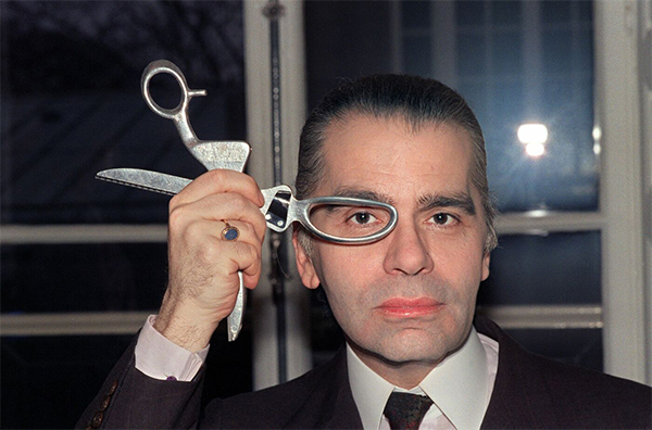 Karl Lagerfeld morto a 85 anni. Era direttore creativo di Fendi e Chanel Karl Lagerfeld morto a 85 anni. Era direttore creativo di Fendi e Chanel