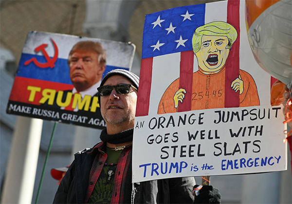Trump: ricorso di 16 Stati Usa contro l’emergenza nazionale per il Muro Trump: ricorso di 16 Stati Usa contro l’emergenza nazionale per il Muro