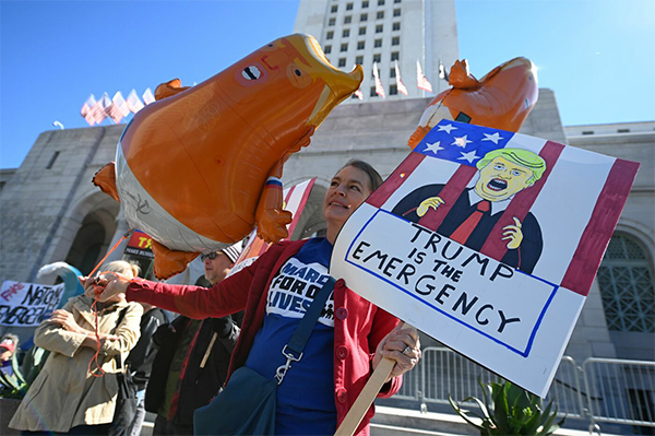 Trump: ricorso di 16 Stati Usa contro l’emergenza nazionale per il Muro Trump: ricorso di 16 Stati Usa contro l’emergenza nazionale per il Muro