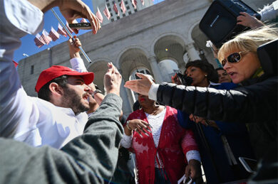Trump: ricorso di 16 Stati Usa contro l’emergenza nazionale per il Muro