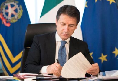 Conte firma il decreto contro il dissesto idrogeologico. “Torniamo a crescere”