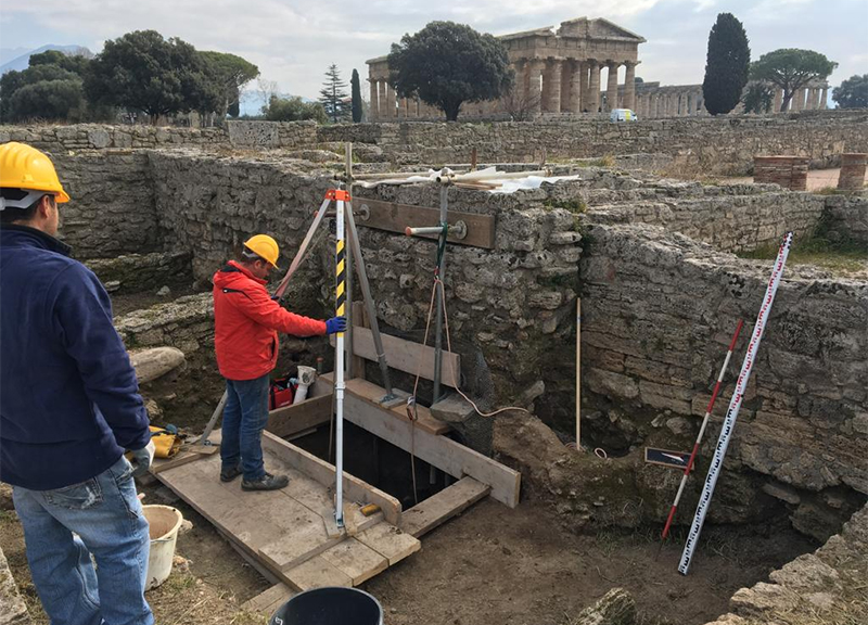 A Paestum riprende lo scavo della casa greca alle spalle del tempio di Nettuno A Paestum riprende lo scavo della casa greca alle spalle del tempio di Nettuno