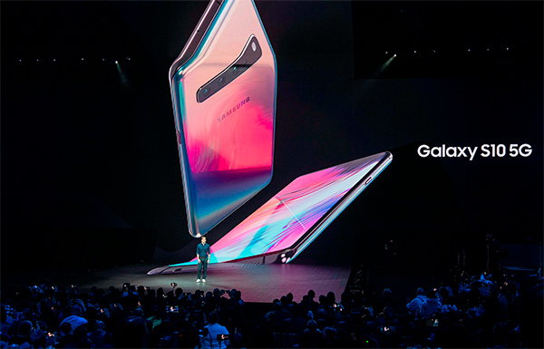 Samsung anticipa il futuro con i nuovi Samsung Galaxy Fold e S10