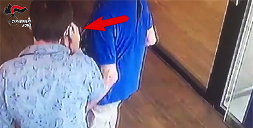 Truffe agli anziani, finto avvocato inchiodato dalle telecamere: arrestato Truffe agli anziani, finto avvocato inchiodato dalle telecamere: arrestato