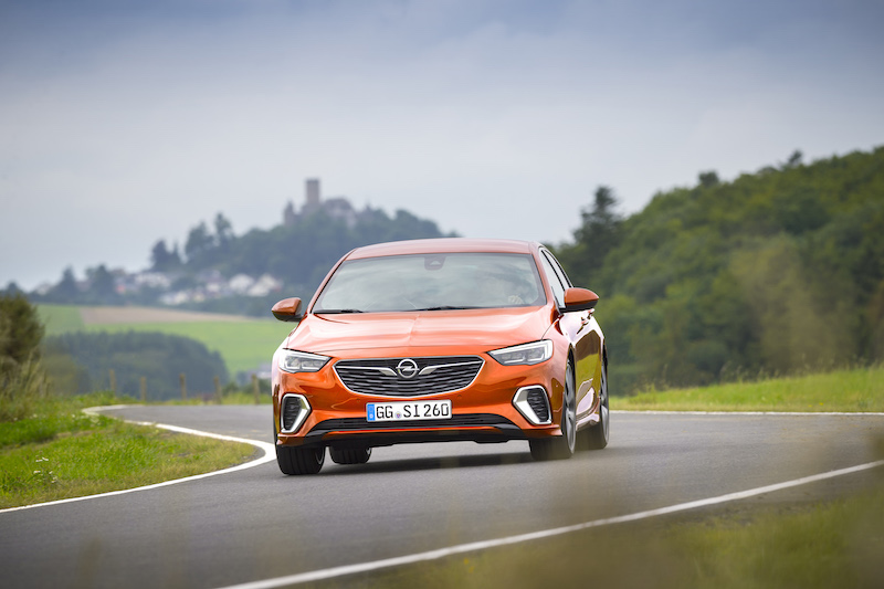Opel, da 120 anni pioniere nell’offerta di innovazioni tecnologiche Opel, da 120 anni pioniere nell’offerta di innovazioni tecnologiche