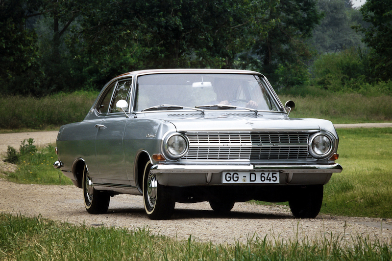 Opel, da 120 anni pioniere nell’offerta di innovazioni tecnologiche Opel, da 120 anni pioniere nell’offerta di innovazioni tecnologiche