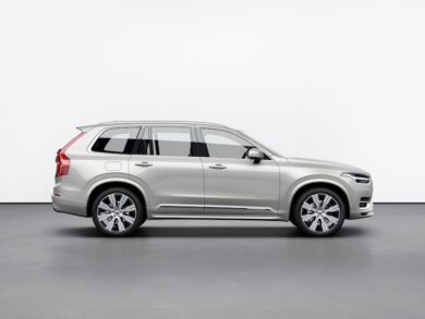 Volvo XC90,  con il restyling  arrivano le motorizzazioni ibride