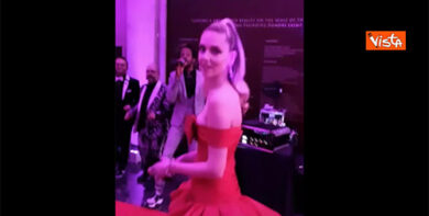 Ferragnez alla notte degli Oscar, dal red carpet con Elton John all’hamburger