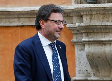 Spread, missione di Giorgetti nella City: “Puntate sull’Italia, è sicura”