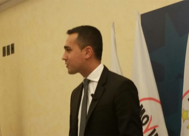 M5S, Di Maio: “Via 2 mandati nei Comuni. Io capo politico per altri 4 anni” M5S, Di Maio: “Via 2 mandati nei Comuni. Io capo politico per altri 4 anni”