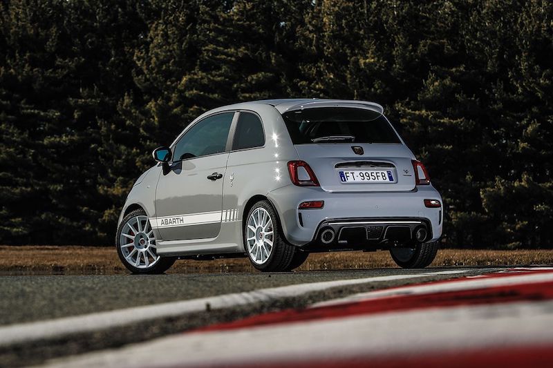 Abarth sceglie il Salone dell’Auto di Ginevra per festeggiare i suoi 70 anni Abarth sceglie il Salone dell’Auto di Ginevra per festeggiare i suoi 70 anni