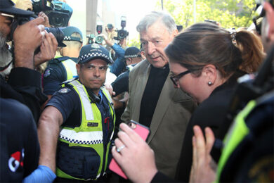 Pedofilia, il cardinale Pell va in carcere: “Fu una semplice penetrazione”