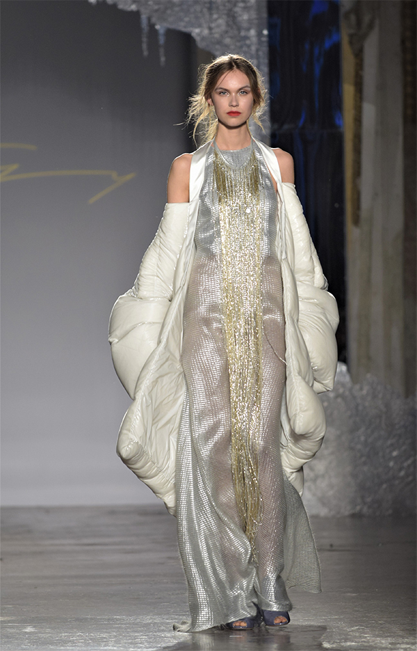GENNY una sfilata di meravigliosa sensualità per Milano Moda Donna #MFW