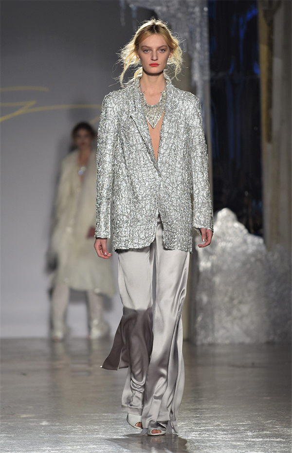 GENNY una sfilata di meravigliosa sensualità per Milano Moda Donna #MFW
