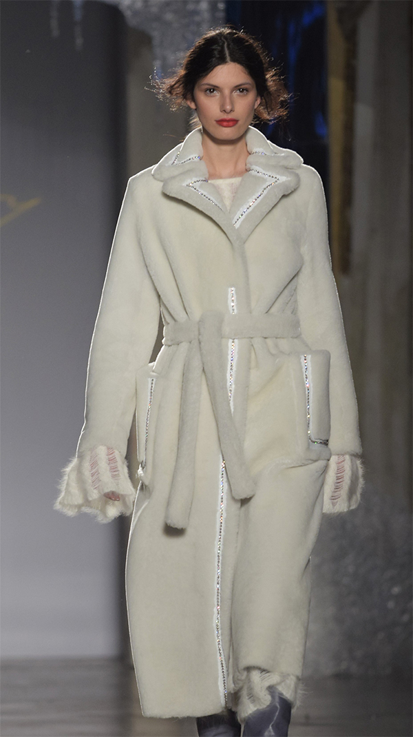 GENNY una sfilata di meravigliosa sensualità per Milano Moda Donna #MFW