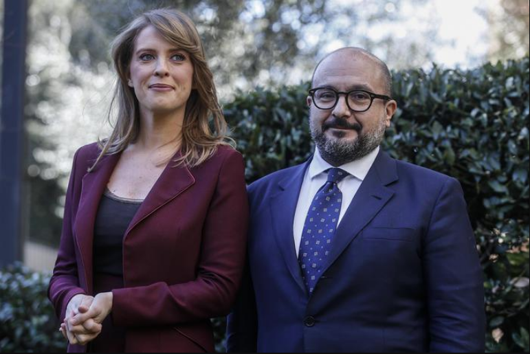 Ascolti Tv Auditel: Tg2 Post batte Stasera Italia, Elisei si mangia Palombelli Ascolti Tv Auditel: Tg2 Post batte Stasera Italia, Elisei si mangia Palombelli