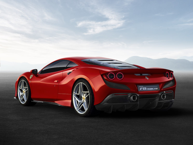 Ferrari F8 Tributo, 720 CV sotto i riflettori di Ginevra 2019 Ferrari F8 Tributo, 720 CV sotto i riflettori di Ginevra 2019