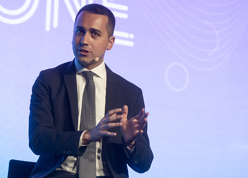 Bankitalia, Di Maio: “No tema sfiducia”. Visco: “Non ci siano dubbi su di noi” Bankitalia, Di Maio: “No tema sfiducia”. Visco: “Non ci siano dubbi su di noi”