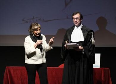 CHARLIE HEBDO e la SATIRA sono INNOCENTI, il verdetto a teatro