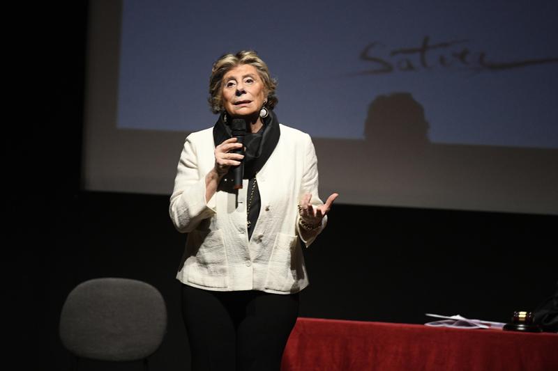 CHARLIE HEBDO e la SATIRA sono INNOCENTI, il verdetto a teatro CHARLIE HEBDO e la SATIRA sono INNOCENTI, il verdetto a teatro