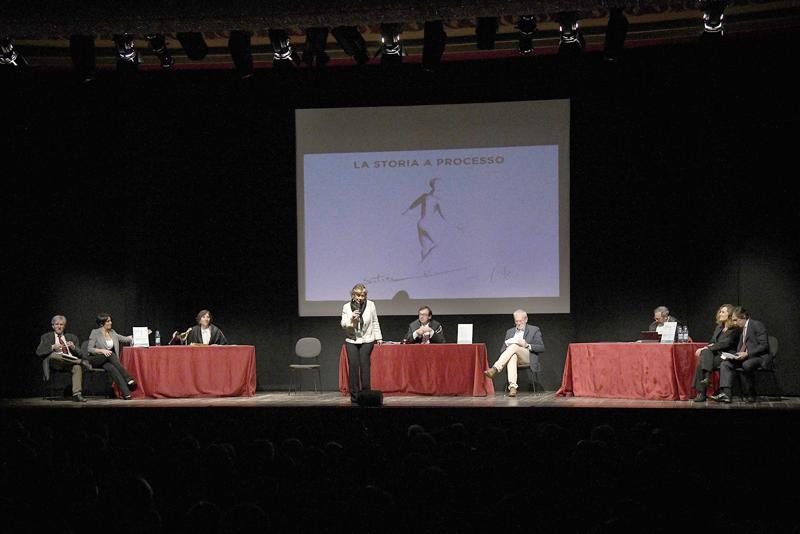 CHARLIE HEBDO e la SATIRA sono INNOCENTI, il verdetto a teatro CHARLIE HEBDO e la SATIRA sono INNOCENTI, il verdetto a teatro