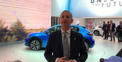 Peugeot svela due anteprime mondiali in uno stand al 100% elettrificato