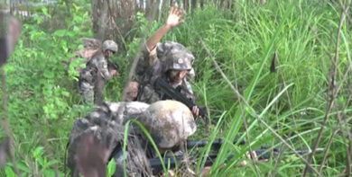 Cina, imponenti esercitazioni militari nelle foreste