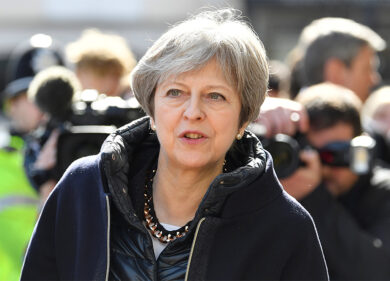 Brexit, May attacca suoi parlamentari: “Potremmo non lasciare mai l’Ue”