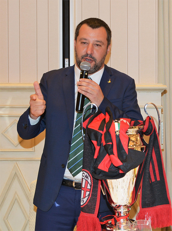 Salvini: apprezzo le parole di Berlusconi.Ma gli italiani non vogliono il caos Salvini: apprezzo le parole di Berlusconi.Ma gli italiani non vogliono il caos