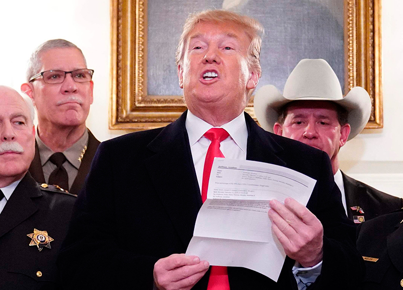 Usa: Trump insiste sul Muro con il Messico, austerity per finanziarlo Usa: Trump insiste sul Muro con il Messico, austerity per finanziarlo