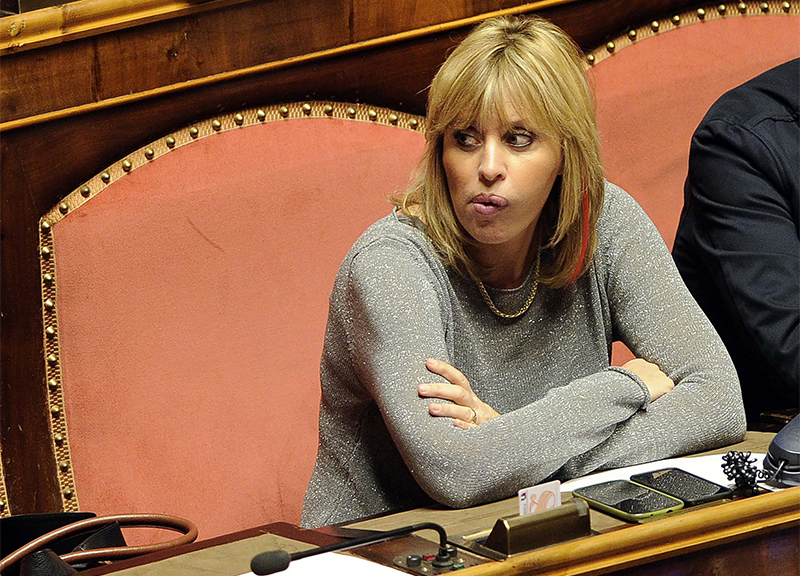 Alessandra Mussolini sposa pentita: “Sì al matrimonio, ma solo a 90 anni” Alessandra Mussolini sposa pentita: “Sì al matrimonio, ma solo a 90 anni”