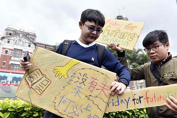 Clima: manifestazioni studenti in tutto il mondo. Greta “Adulti agite”