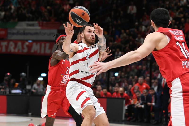 Mike James e una difesa super: l’Olimpia Milano stende l’Olympiacos