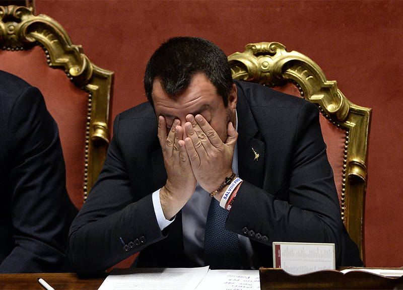 Diciotti, Salvini evita il processo. Solo tre i voti contrari del M5S Diciotti, Salvini evita il processo. Solo tre i voti contrari del M5S