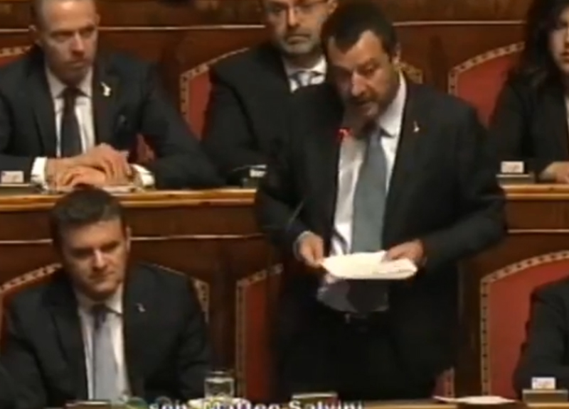 Diciotti, Salvini evita il processo. Solo tre i voti contrari del M5S Diciotti, Salvini evita il processo. Solo tre i voti contrari del M5S