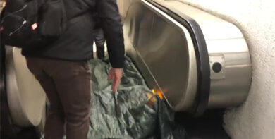 Terrore sulla metro Barberini, crolla la scala mobile: Atac chiude la stazione