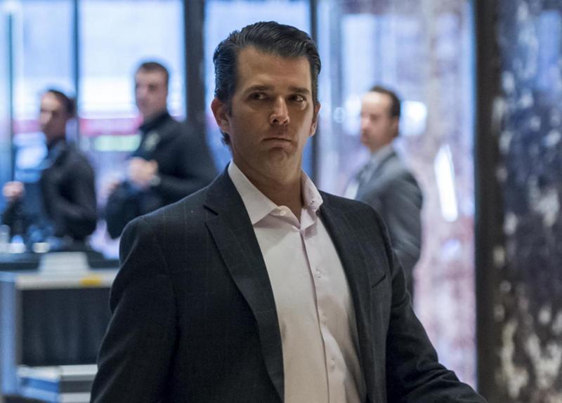 Milano, ironia Trump Jr. su rogo scuolabus: Perché non accogliere gente così? Milano, ironia Trump Jr. su rogo scuolabus: Perché non accogliere gente così?