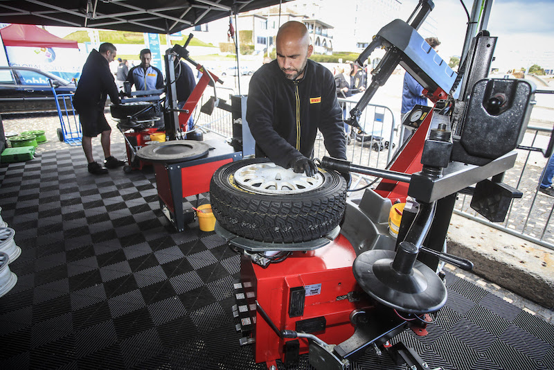 Pirelli scalda le gomme per il campionato europeo e italiano rally Pirelli scalda le gomme per il campionato europeo e italiano rally