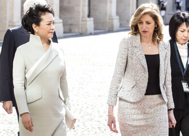 Cina, la “fiaba di Stato” della first lady Peng Liyuan