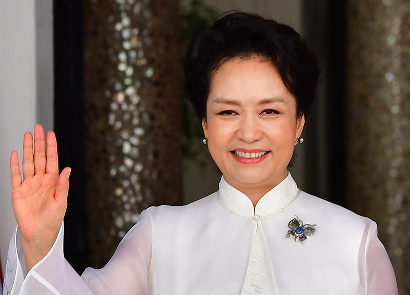 Cina, la “fiaba di Stato” della first lady Peng Liyuan Cina, la “fiaba di Stato” della first lady Peng Liyuan