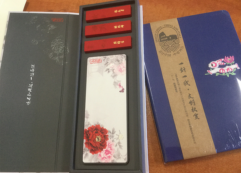 Arte e design, siamo tutti cinesi. Esplode il gusto per il dragone. FOTO