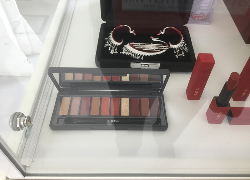 Arte e design, siamo tutti cinesi. Esplode il gusto per il dragone. FOTO