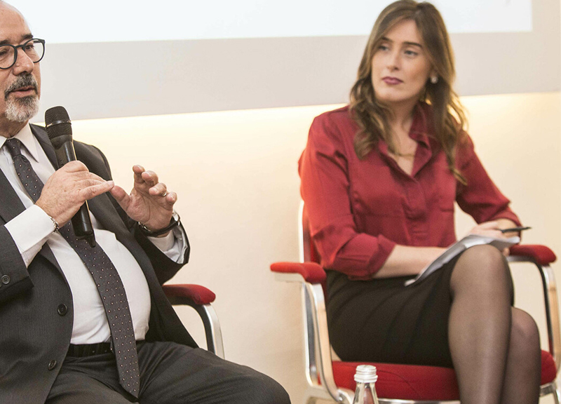 Maria Elena Boschi versione prof per un giorno: “Più donne nei cda”