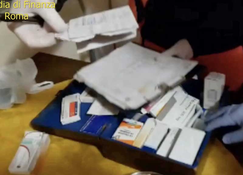 Casa di riposo abusiva ai Castelli. Nel letto una 90enne morta da giorni