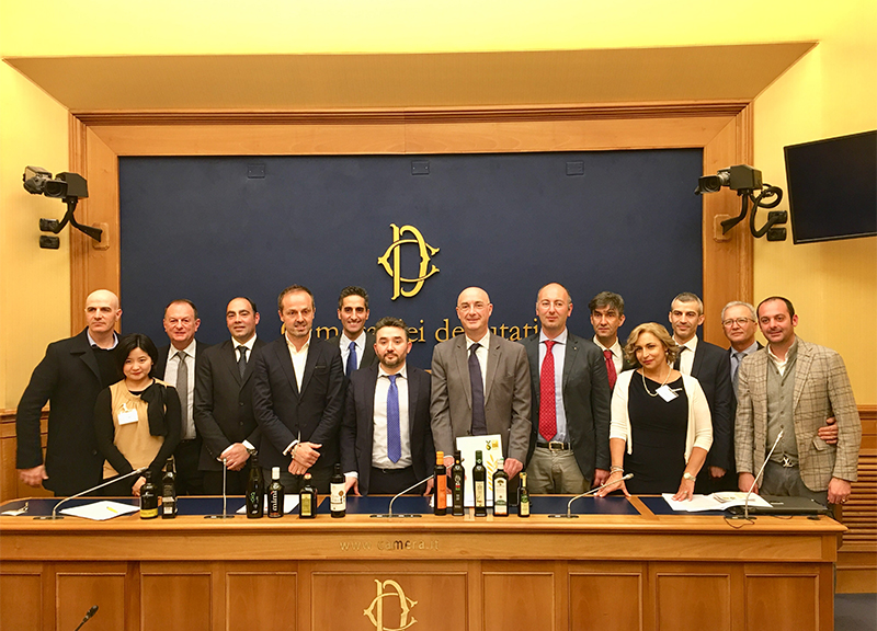 Sirena d’Oro: i migliori extravergine d’Italia sono del Cilento e del Salento Sirena d’Oro: i migliori extravergine d’Italia sono del Cilento e del Salento
