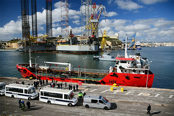 Migranti: sbarco a Malta, arrestati 5 dei 108 migranti a bordo Migranti: sbarco a Malta, arrestati 5 dei 108 migranti a bordo