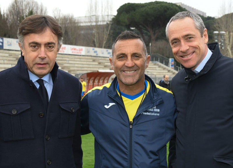 Poste Italiane, la nazionale scende in campo con Mister Livio Poste Italiane, la nazionale scende in campo con Mister Livio