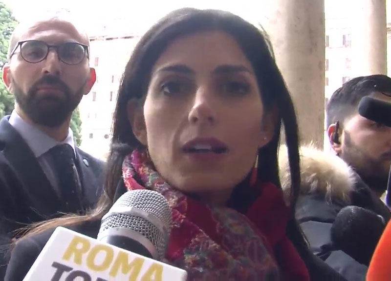 Roma, la caduta degli dei: rifiuti, trasporti e servizi. Ecco il governo Raggi Roma, la caduta degli dei: rifiuti, trasporti e servizi. Ecco il governo Raggi