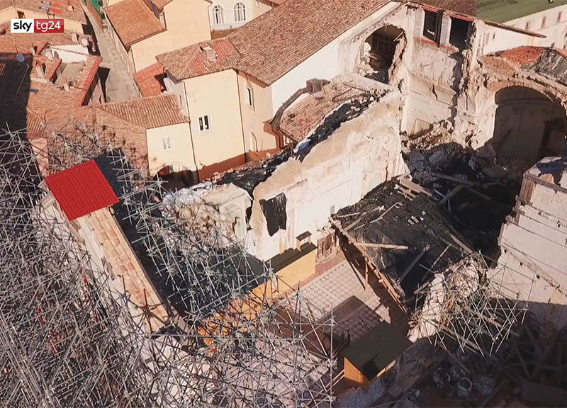 Sky TG24, speciale sulle terre colpite dal terremoto nel Centro Italia Sky TG24, speciale sulle terre colpite dal terremoto nel Centro Italia