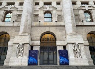 Ocse, recessione? La Borsa fa spallucce. Così Draghi aiuta ancora l’Italia